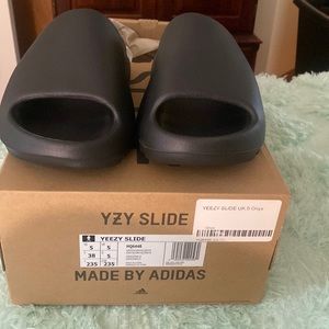 Yzy slide